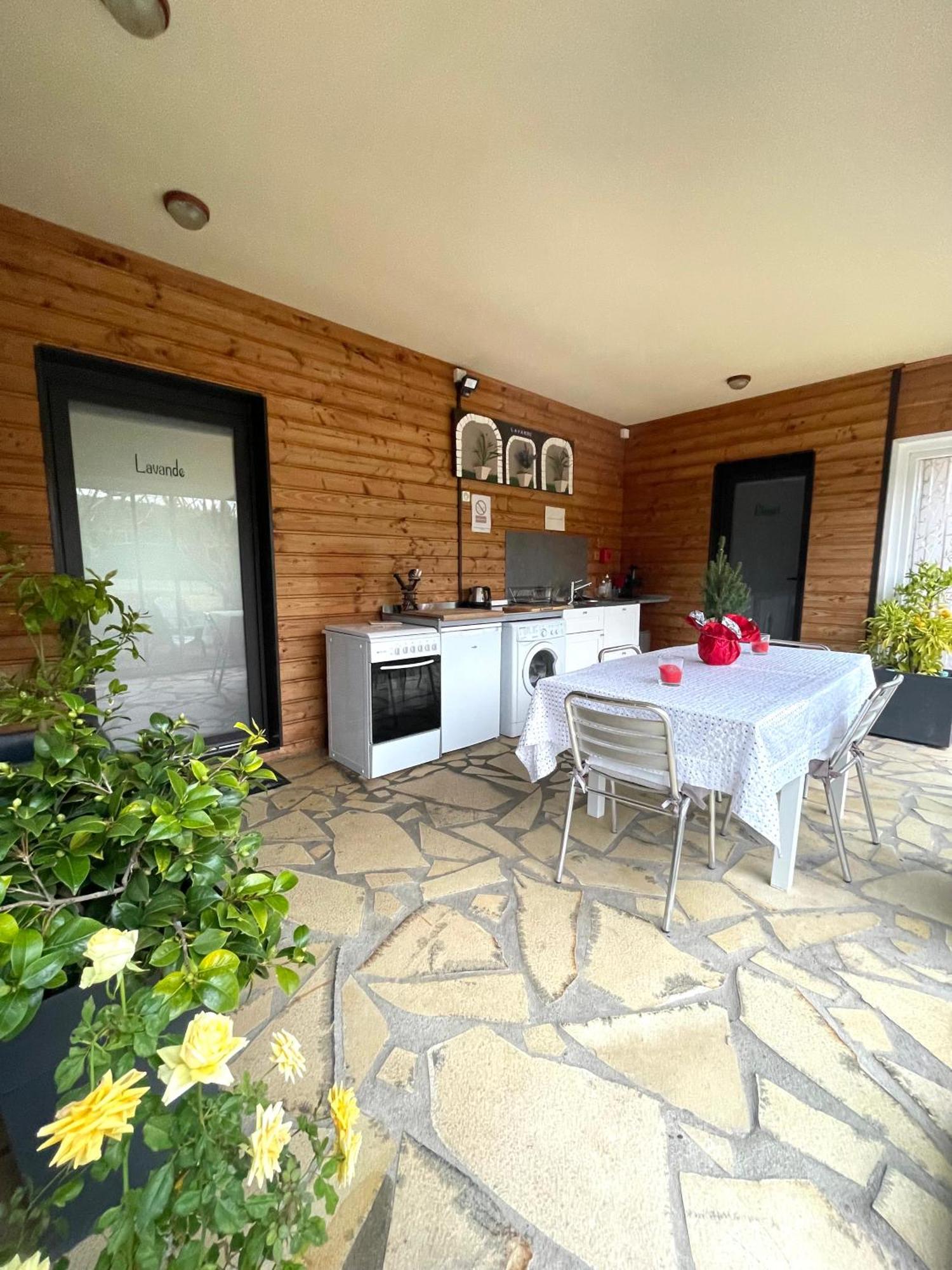 L'Etape Provencale Bed & Breakfast Cabries Exterior photo