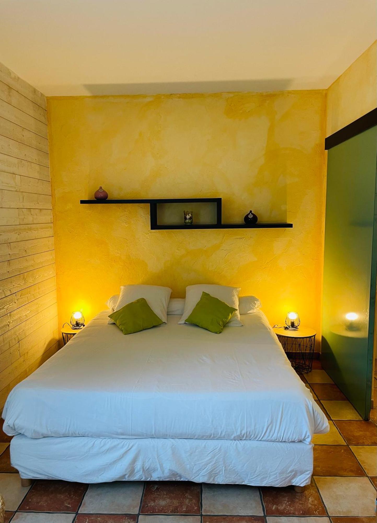 L'Etape Provencale Bed & Breakfast Cabries Exterior photo
